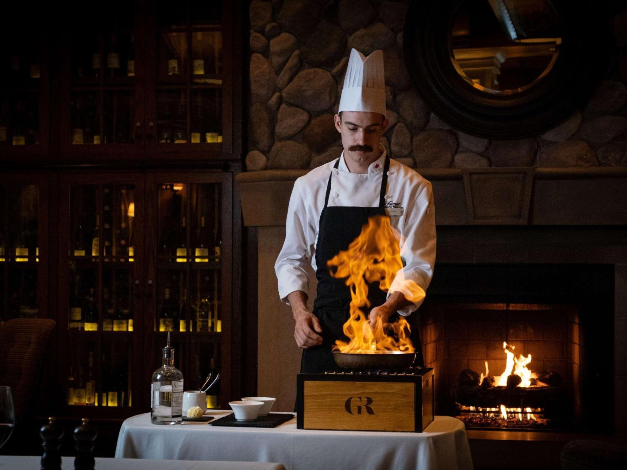 Fairmont Chateau Whistler Bagian luar foto