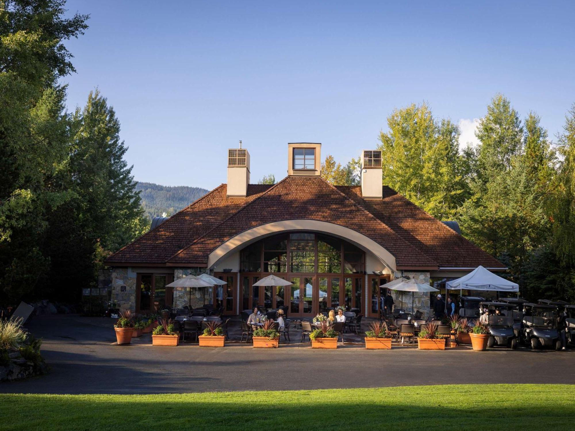 Fairmont Chateau Whistler Bagian luar foto