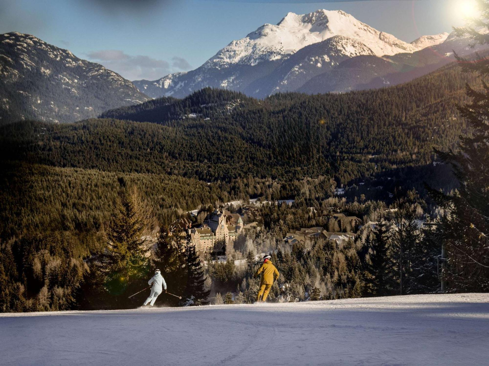 Fairmont Chateau Whistler Bagian luar foto