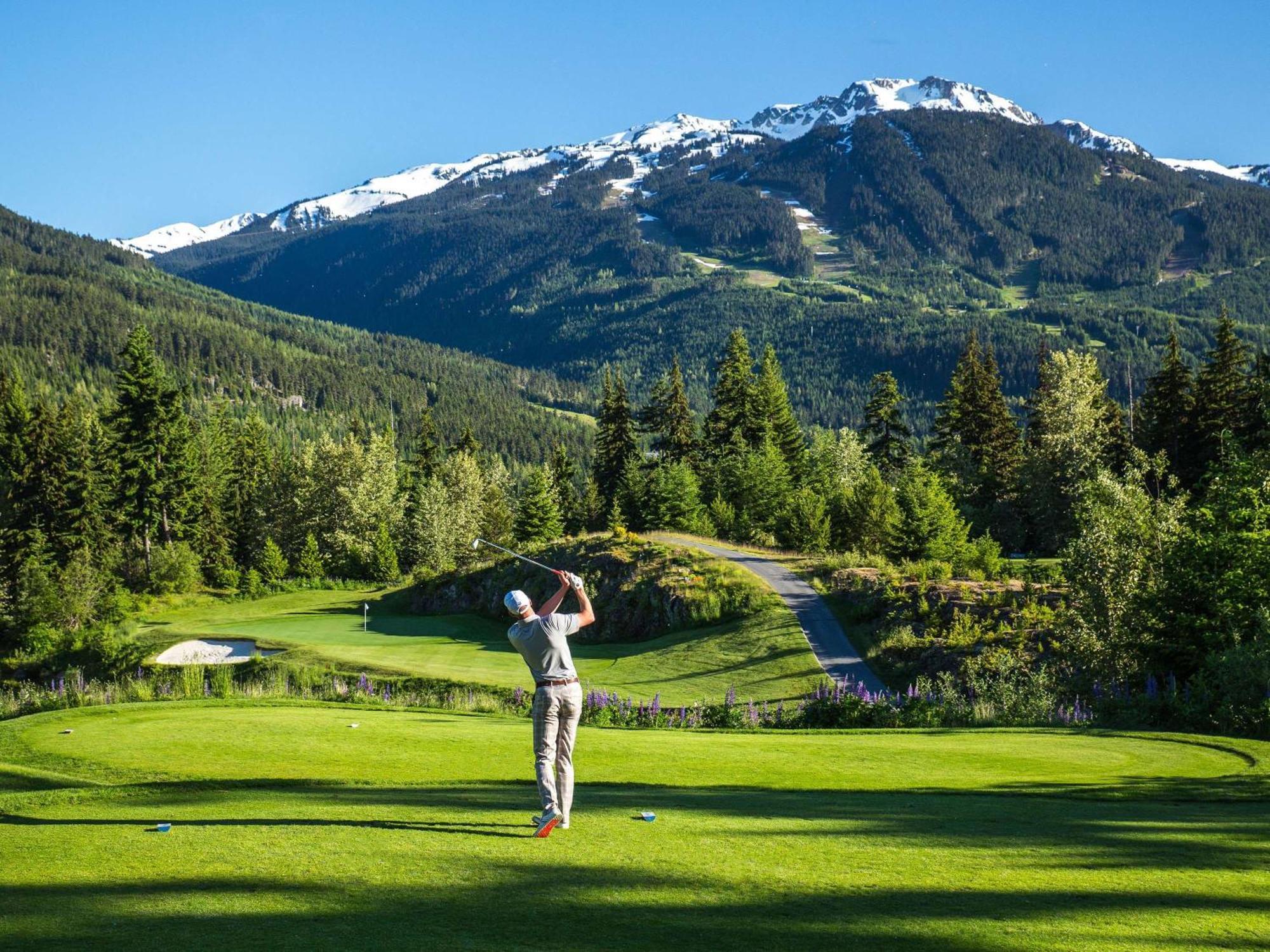 Fairmont Chateau Whistler Bagian luar foto