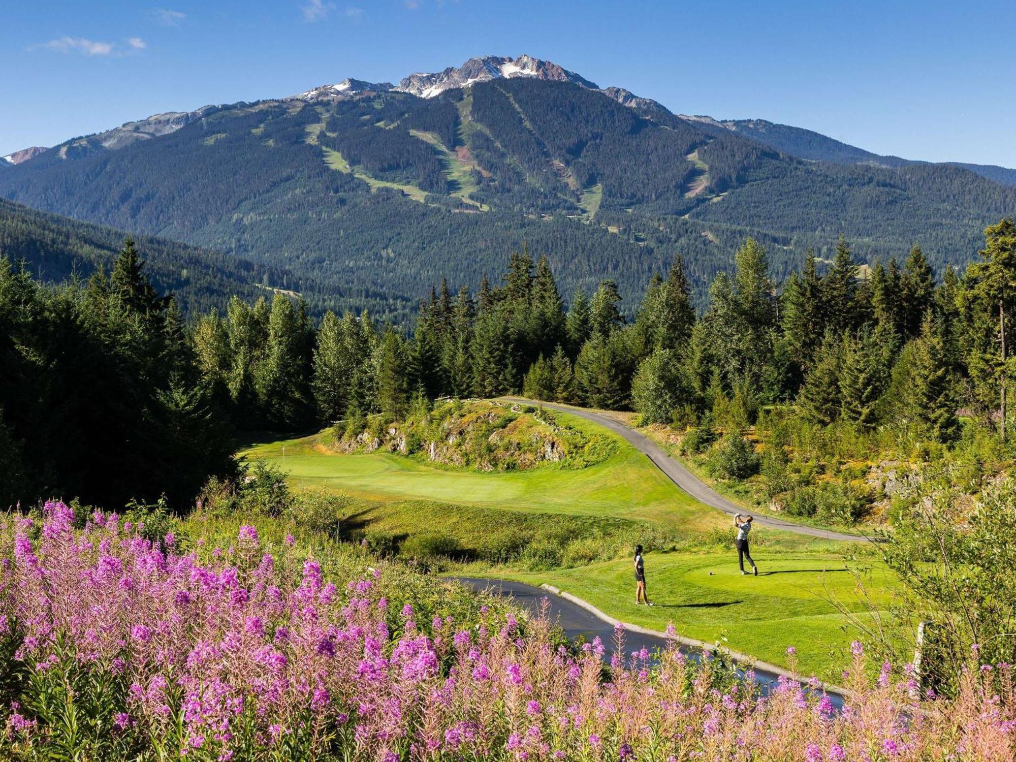 Fairmont Chateau Whistler Bagian luar foto