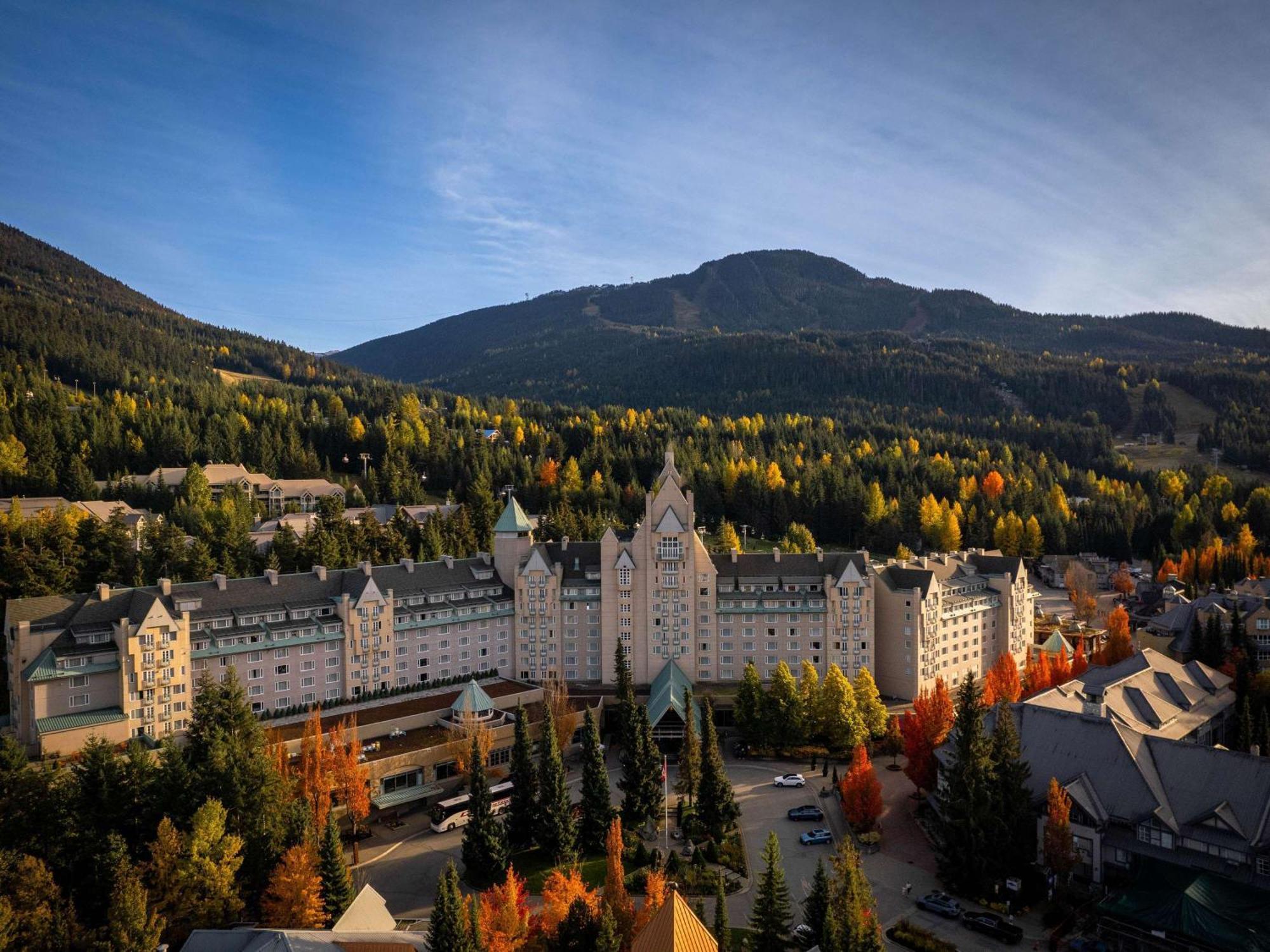 Fairmont Chateau Whistler Bagian luar foto